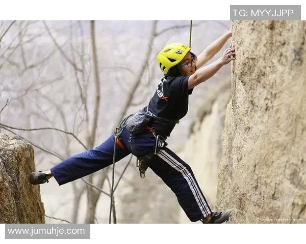 攀岩之巅：深入探索北京攀岩队的默契与协作精神